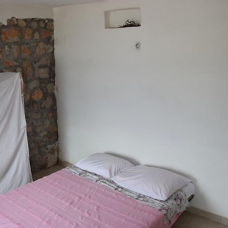 Mono Kai Triangle Apartment โตรกีร์ ภายนอก รูปภาพ