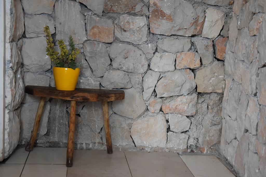 Mono Kai Triangle Apartment โตรกีร์ ภายนอก รูปภาพ